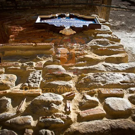 Palazzo Mascambruno 컨트리하우스 *