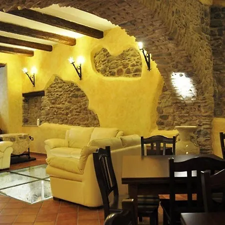 Palazzo Mascambruno * 카리아티